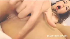 Hot Italian Babe Squirting HUGE GEYSER CUM