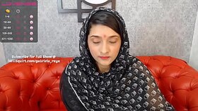 Elastic Backside Indian Looking For Great Knob