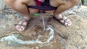 Desi Indian Bhabhi Outdoor Public Peeing Movie Compilation