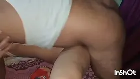 Radha786 and Monu hook up for a steamy Indian internal cumshot video