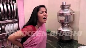 Sizzling Indian girl/girl devar Vabi energetically smooches and drills in super-hot bathsextape