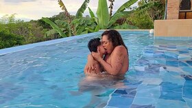 Naughty Carla Morelli bangs a young, barely legal delivery guy in exclusive public milf action