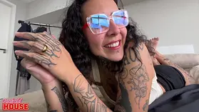 Klauz Mainwart pounds unshaven pussy of Bruna Poppy in wild cuckold ride