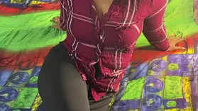Naeem & Nagma's steaming Desi Indian Hookup: Naeem's frigs are engaged, but Nagma's are not!