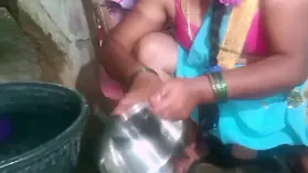 Observe Saanthi2 and Vetrivel neat up Indian family's dirt in the shower