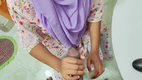 Desi Hijab Woman Pulverized Rock-hard by Boss in Office Bedroom for Promotion