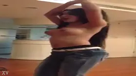 Observe this fantastic Arab stunner flash her killer bumpers while dancing to music