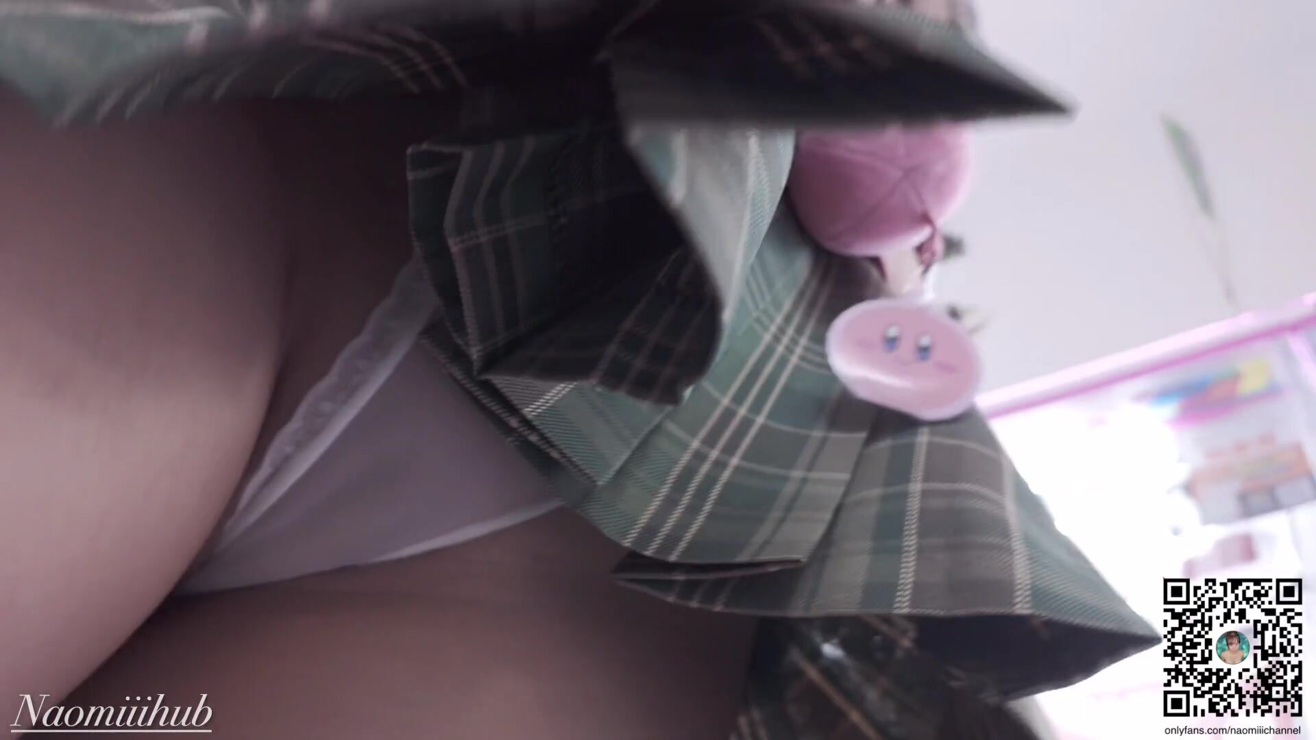 Naomiii hub gets a public dirt sesh while toying with herself in uniform